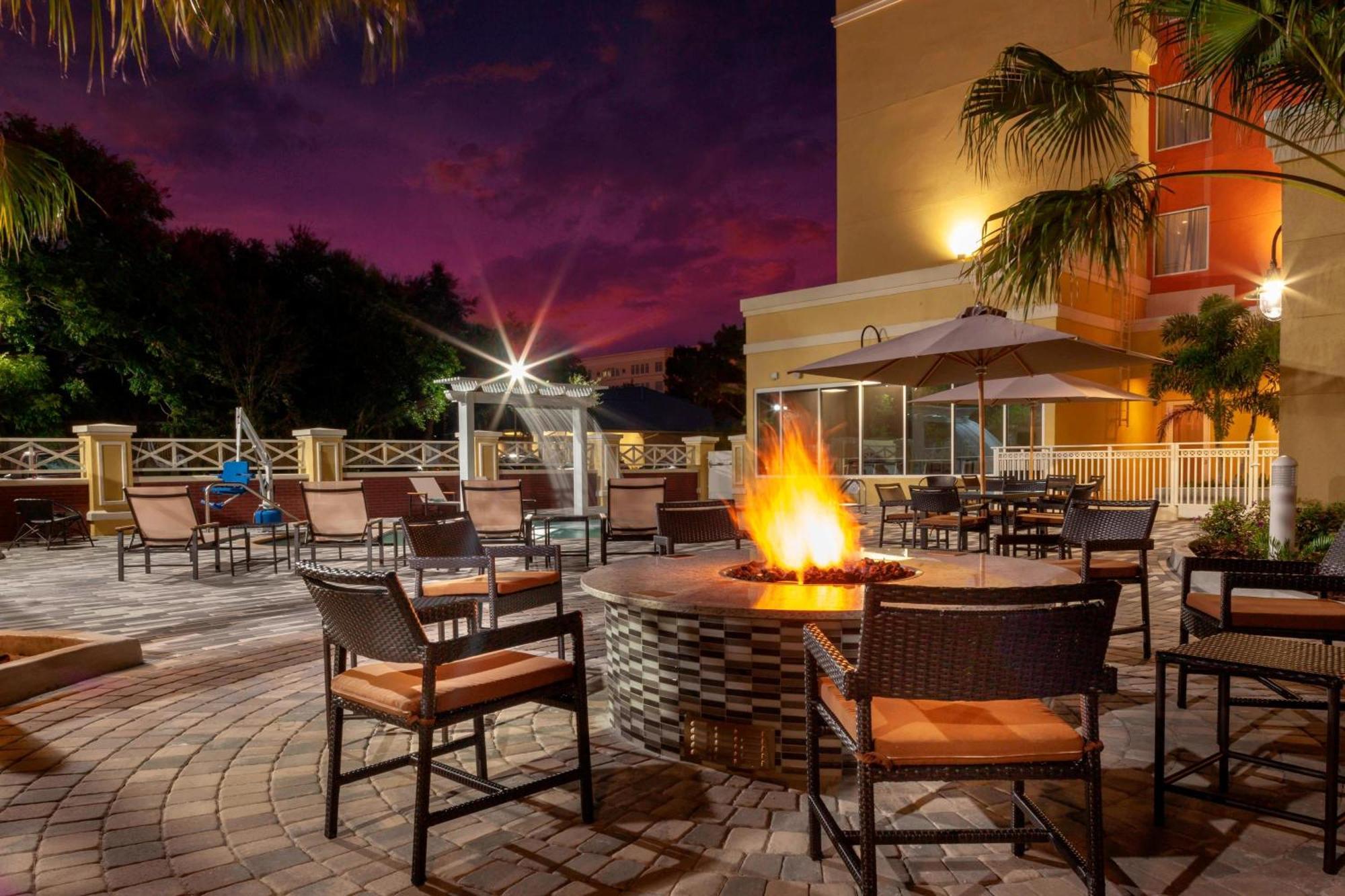 Hotel Courtyard By Marriott Deland Historic Downtown Exterior foto